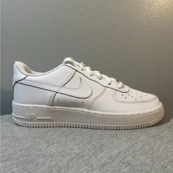 Nike Air Force 1 LE GS 'Triple White' Size 6.5Y/Women's Size 8 DH2920 111 - Picture 1 of 5